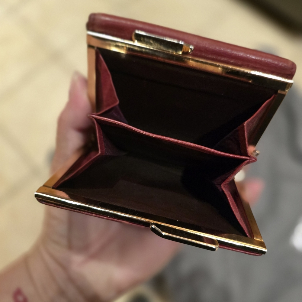 Burberry red wallet - Picture 2 of 7